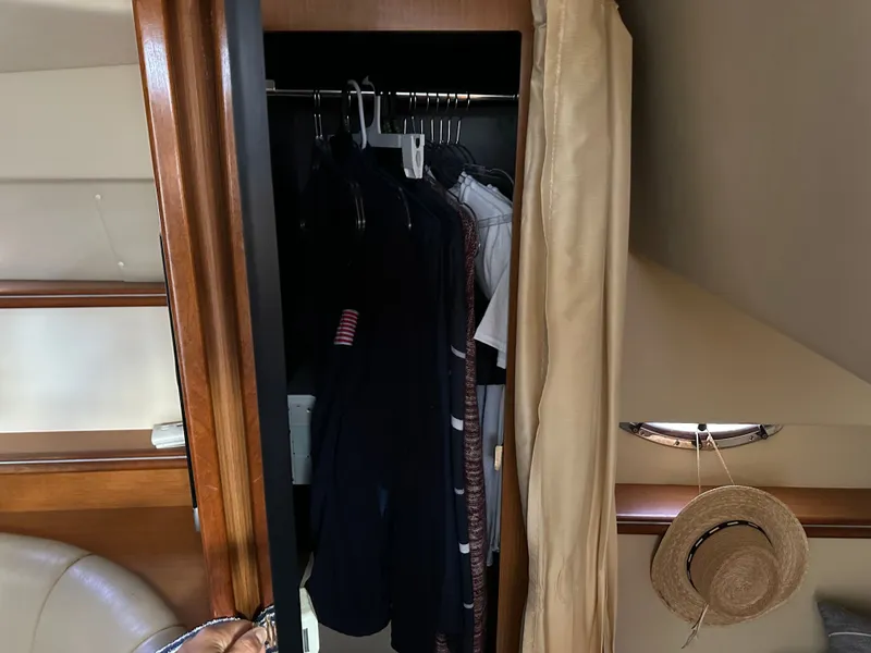 Slide: The Image of Cruisers Yachts 320 Express 2005 - 34