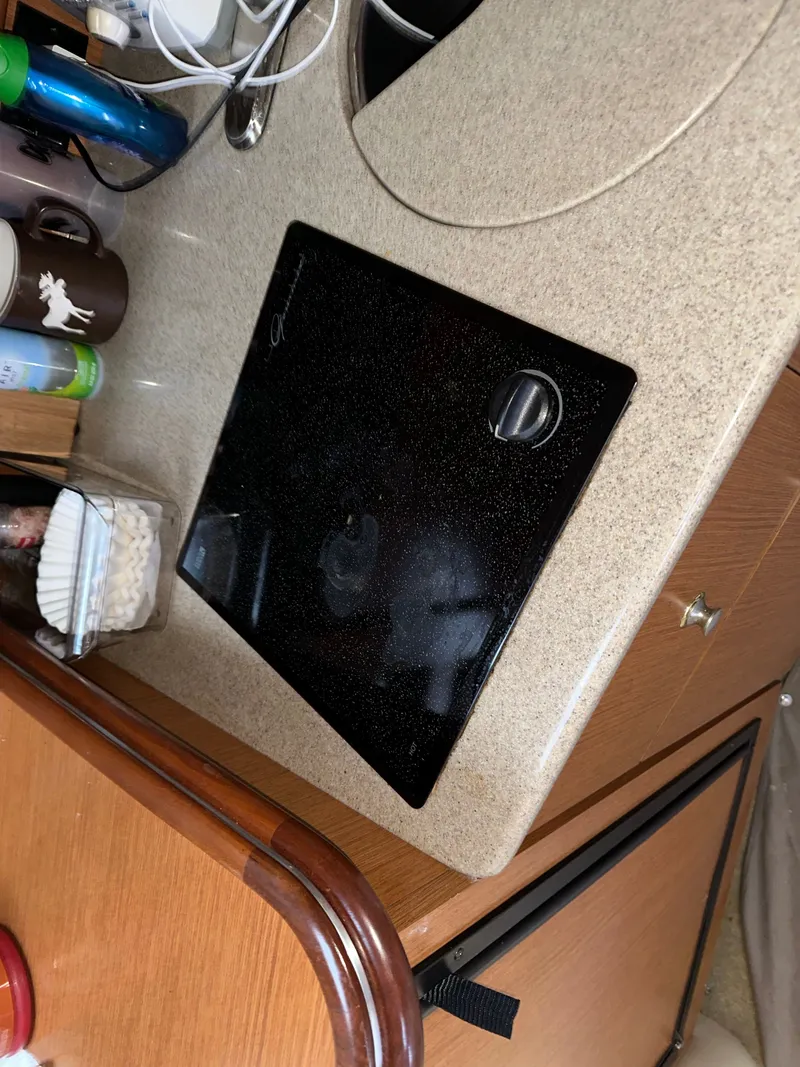 Slide: The Image of Cruisers Yachts 320 Express 2005 - 40