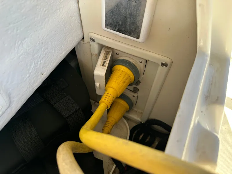 Slide: The Image of Cruisers Yachts 320 Express 2005 - 6