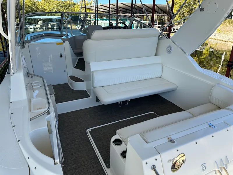 Slide: The Image of Cruisers Yachts 320 Express 2005 - 9