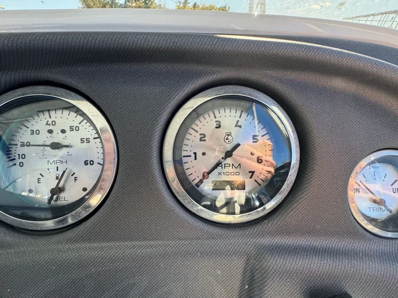 Slide: The Image of Manitou 230 Aurora 2016 - 16