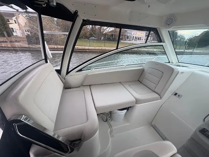 Slide: The Image of Boston Whaler 315 Conquest 2017 - 12