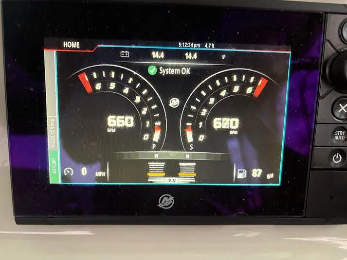 Slide: The Image of Boston Whaler 315 Conquest 2017 - 16