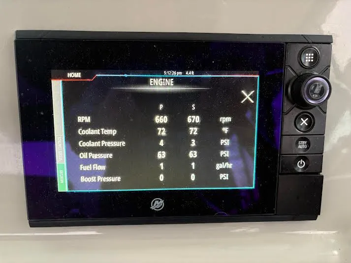 Slide: The Image of Boston Whaler 315 Conquest 2017 - 17