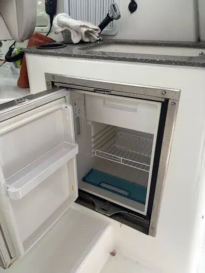 Slide: The Image of Boston Whaler 315 Conquest 2017 - 18