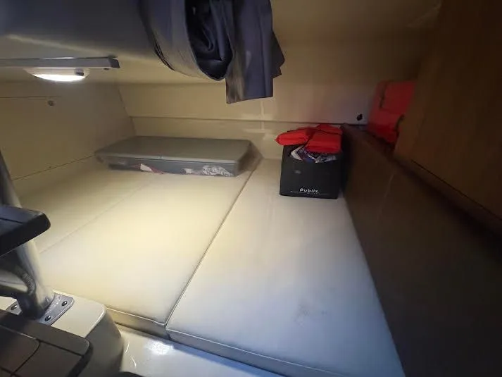 Slide: The Image of Boston Whaler 315 Conquest 2017 - 27