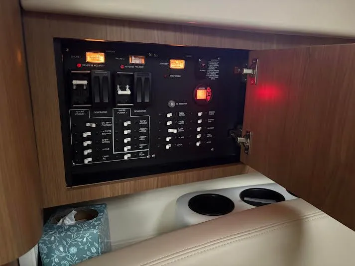 Slide: The Image of Boston Whaler 315 Conquest 2017 - 29