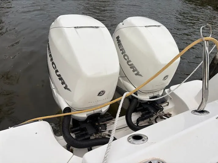 Slide: The Image of Boston Whaler 315 Conquest 2017 - 5