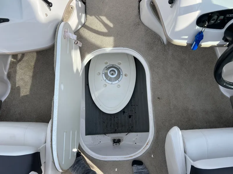 Slide: The Image of Four Winns H190 2010 - 23