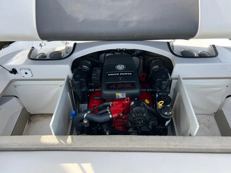 Slide: The Image of Four Winns H190 2010 - 4