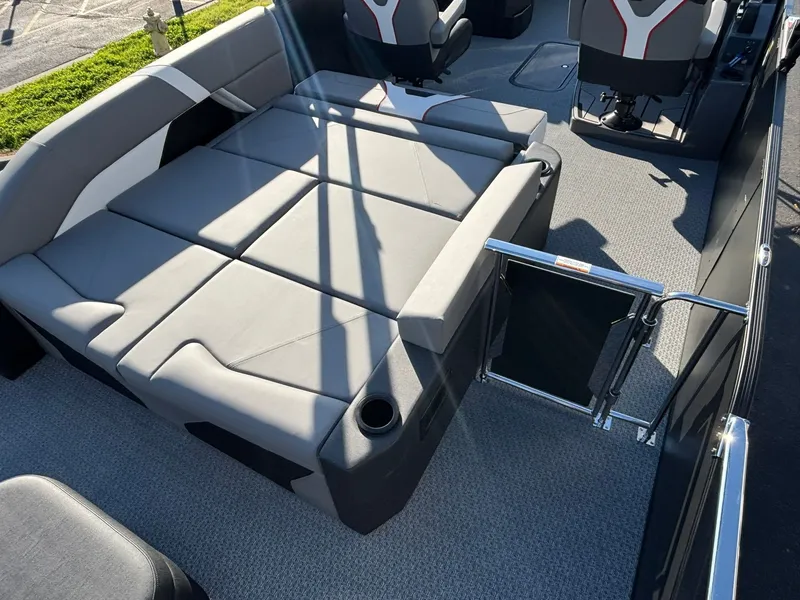 Slide: The Image of Evotti 723 CS 2026 - 31