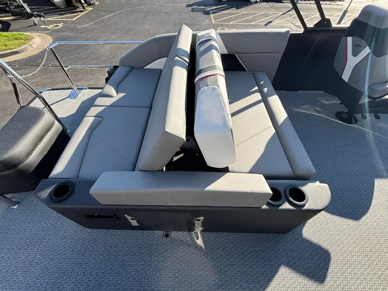 Slide: The Image of Evotti 723 CS 2026 - 33