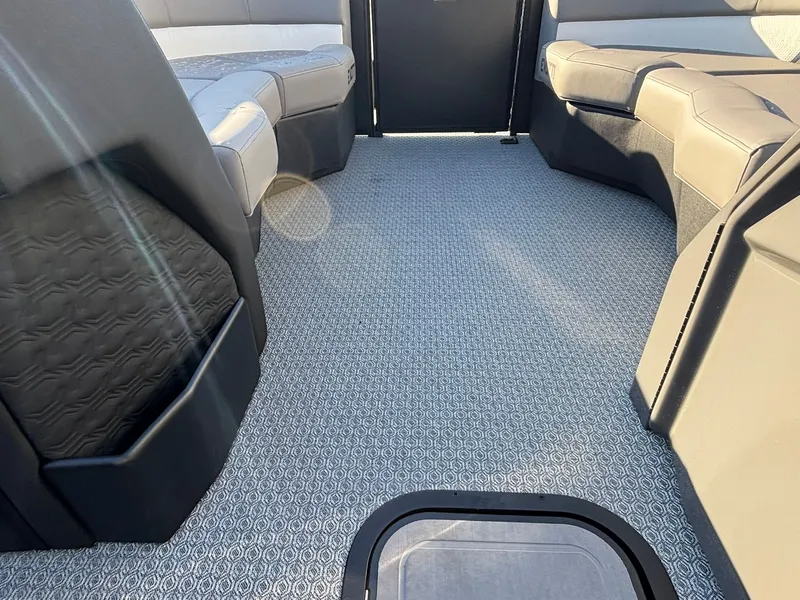 Slide: The Image of Evotti 723 CS 2026 - 7