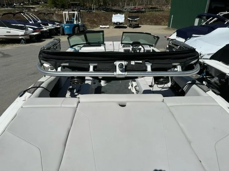 Slide: The Image of MasterCraft NXT22 2020 - 3