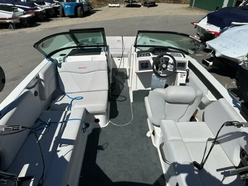 Slide: The Image of MasterCraft NXT22 2020 - 7