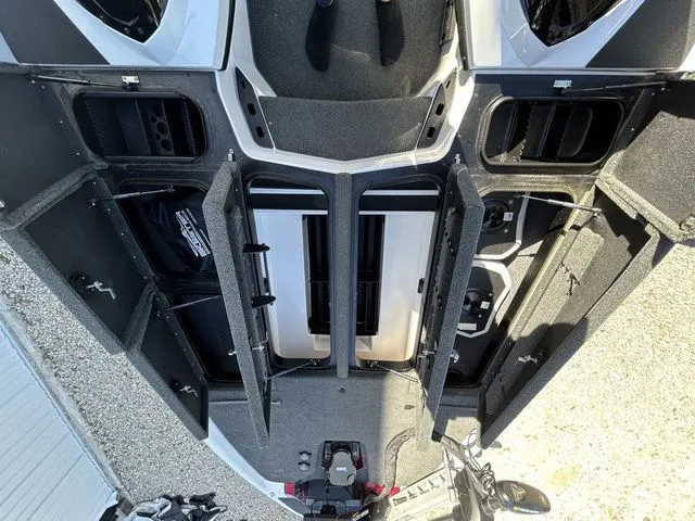 Slide: The Image of Skeeter ZXR20 2021 - 18