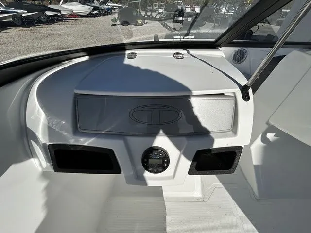 Slide: The Image of Tahoe 450 TF 2021 - 11