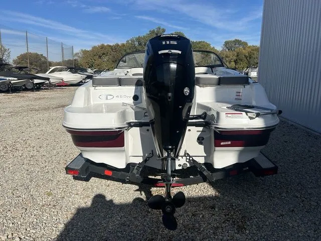 Slide: The Image of Tahoe 450 TF 2021 - 5