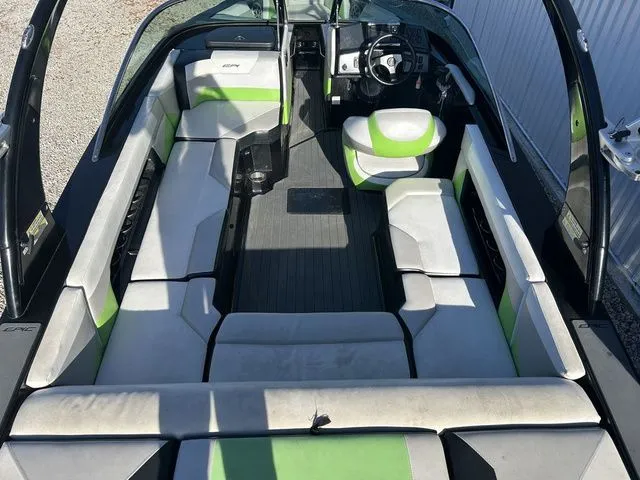 Slide: The Image of Epic 23V 2016 - 14