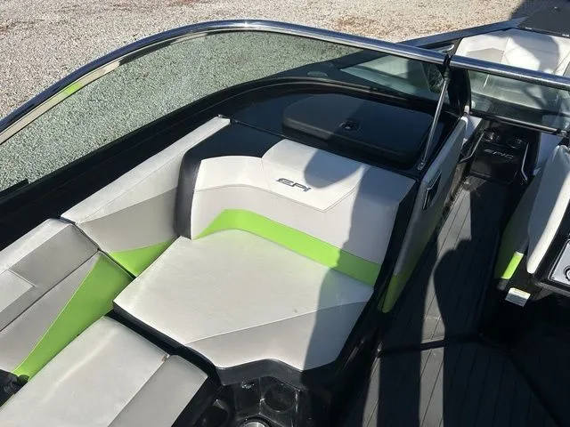 Slide: The Image of Epic 23V 2016 - 15