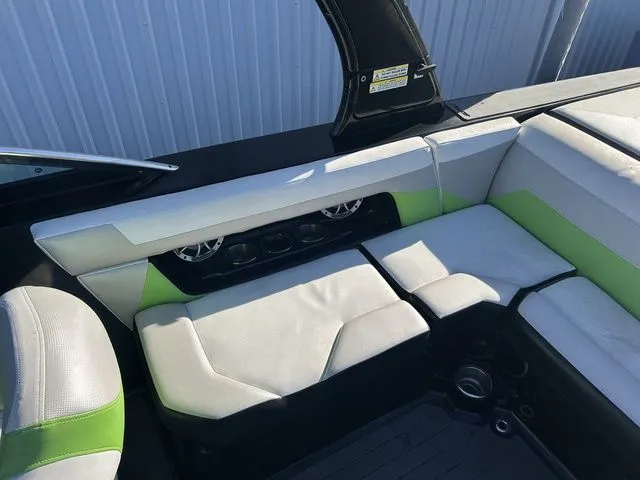 Slide: The Image of Epic 23V 2016 - 18