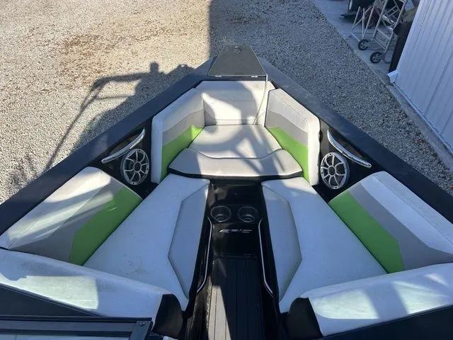 Slide: The Image of Epic 23V 2016 - 20