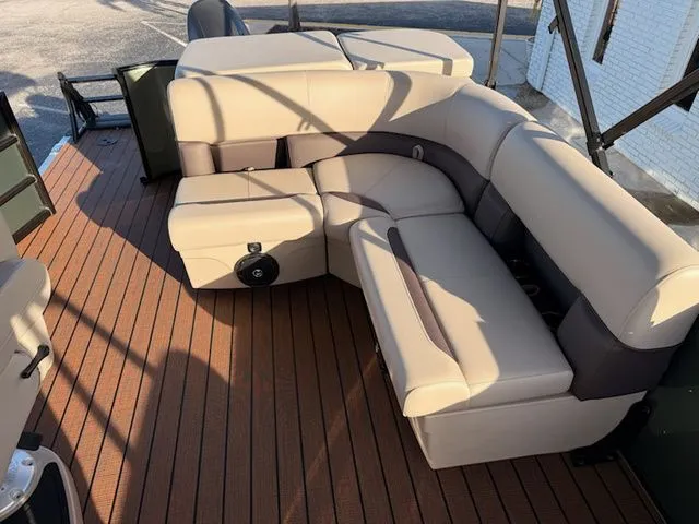 Slide: The Image of Bentley Pontoons Legacy Cruise 203 2026 - 12