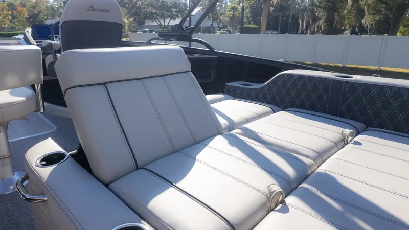 Slide: The Image of Barletta Lusso 25UE 2026 - 13