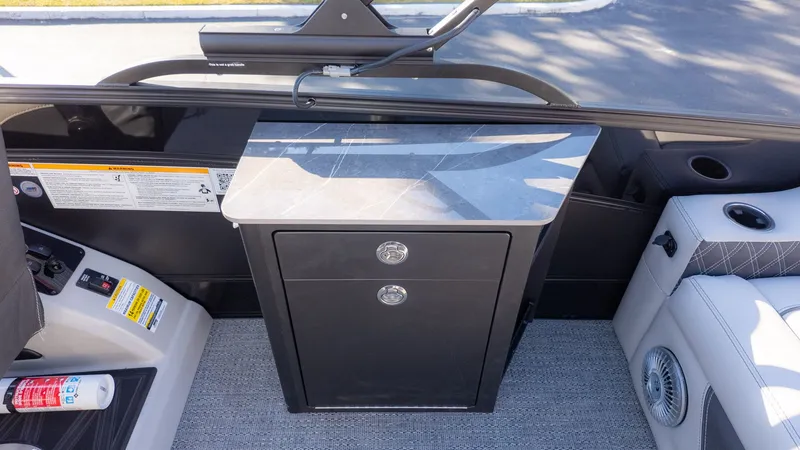 Slide: The Image of Barletta Lusso 25UE 2026 - 16