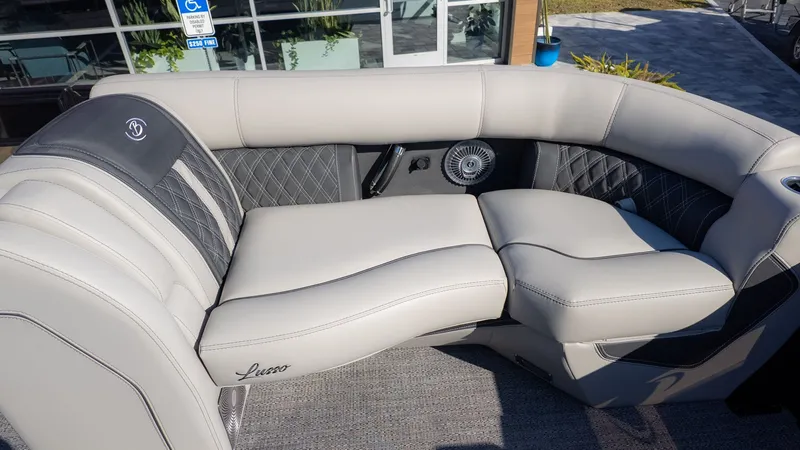 Slide: The Image of Barletta Lusso 25UE 2026 - 25