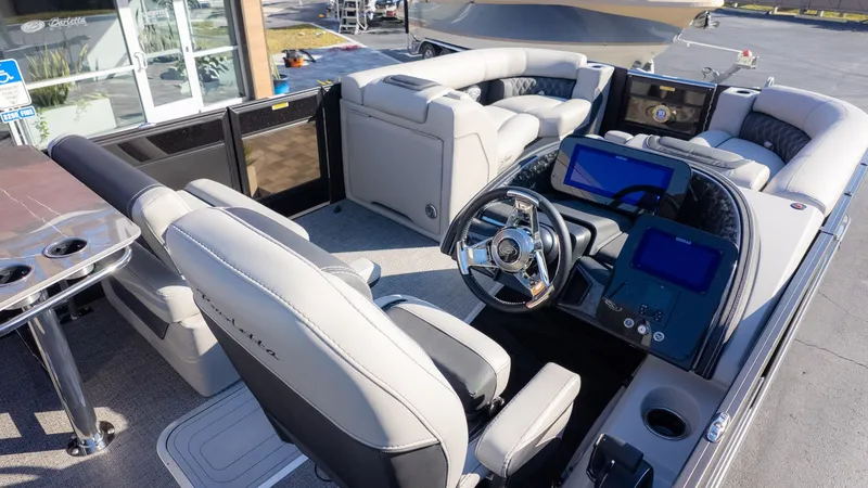 Slide: The Image of Barletta Lusso 25UE 2026 - 33