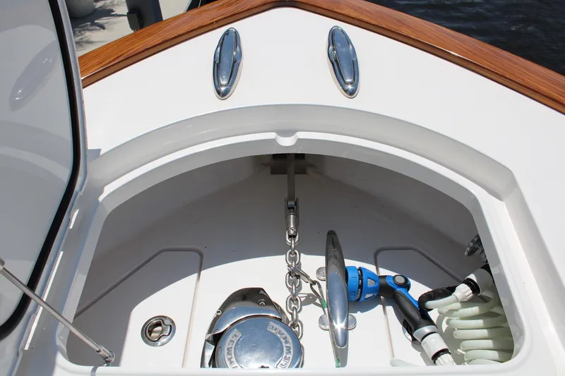 Slide: The Image of Valhalla 33 No Way Jose - Lewmar Electric Windlass - 18