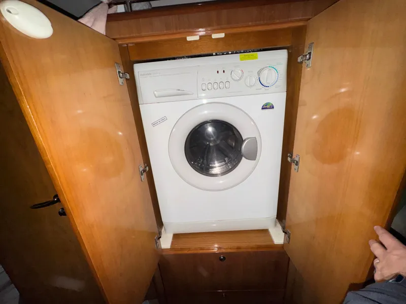 Slide: The Image of Regal Commodore 4260 2004 - 28