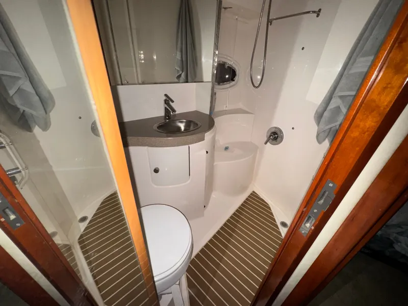 Slide: The Image of Regal Commodore 4260 2004 - 31