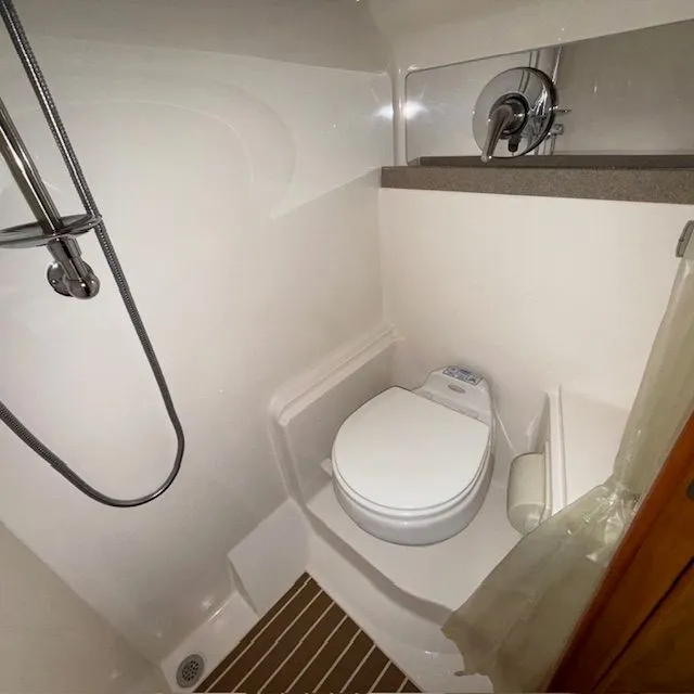 Slide: The Image of Regal Commodore 4260 2004 - 32