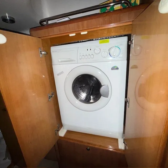 Slide: The Image of Regal Commodore 4260 2004 - 33