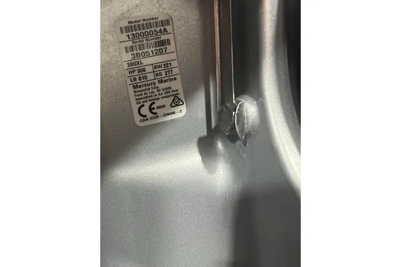 Slide: The Image of Label on 2021 Sea Ray SDX 270 Outboard, displaying model and serial numbers. - 43