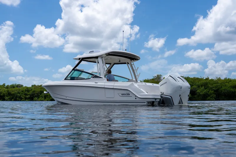 Slide: The Image of Boston Whaler 280 Vantage 2026 - 1