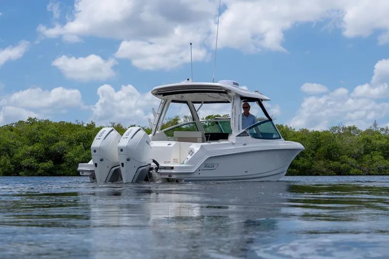 Slide: The Image of Boston Whaler 280 Vantage 2026 - 22
