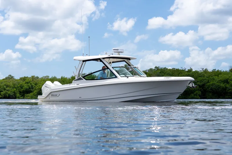 Slide: The Image of Boston Whaler 280 Vantage 2026 - 33