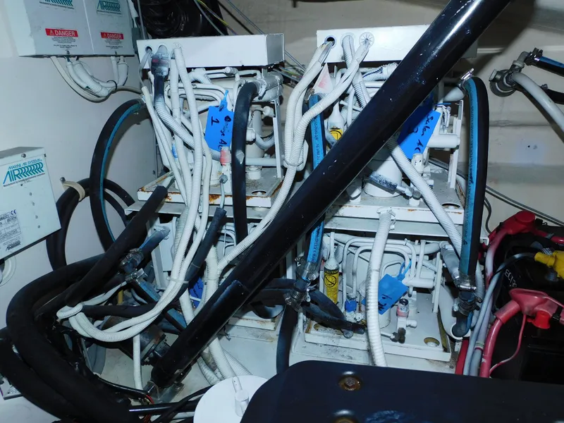 Slide: The Image of Tiara 4300 Sovran 2006 - 45