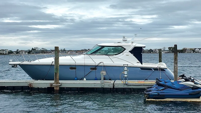 Slide: The Image of Tiara 4300 Sovran 2006 - 6