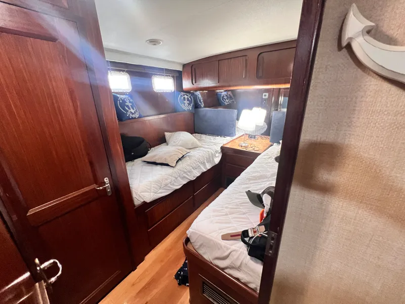 Slide: The Image of Hatteras 54MY 1987 - 22