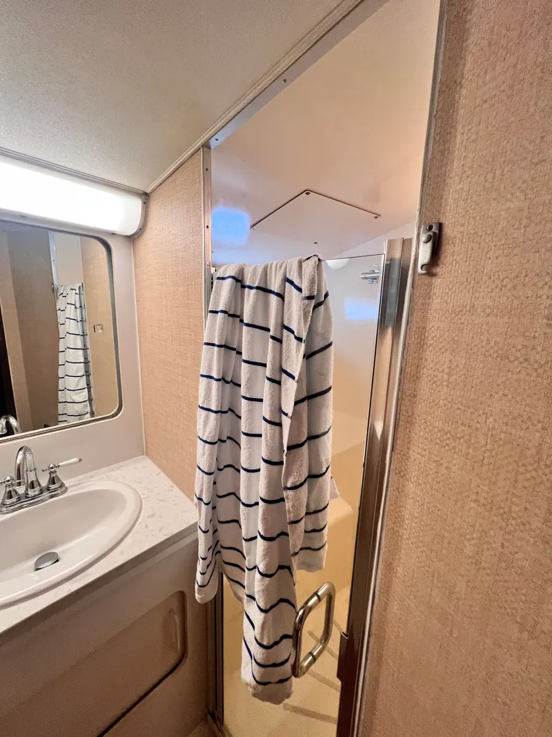 Slide: The Image of Hatteras 54MY 1987 - 30