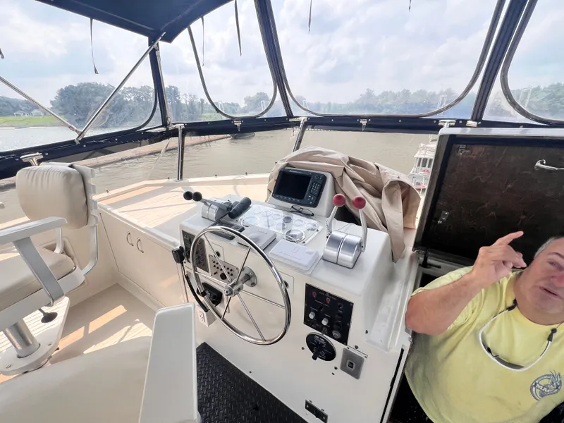 Slide: The Image of Hatteras 54MY 1987 - 35