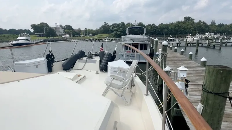 Slide: The Image of Hatteras 54MY 1987 - 4