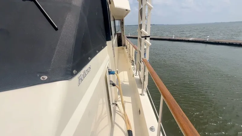 Slide: The Image of Hatteras 54MY 1987 - 5