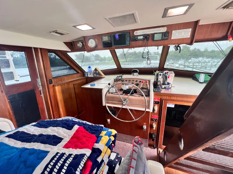 Slide: The Image of Hatteras 54MY 1987 - 6