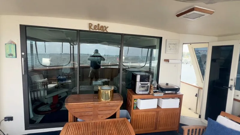 Slide: The Image of Hatteras 54MY 1987 - 8