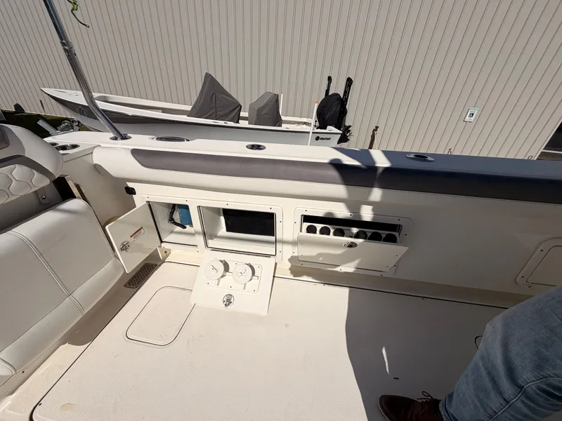 Slide: The Image of World Cat 320 CC 2019 - 18